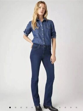 Levi's 315 Shaping Bootcut Jeans